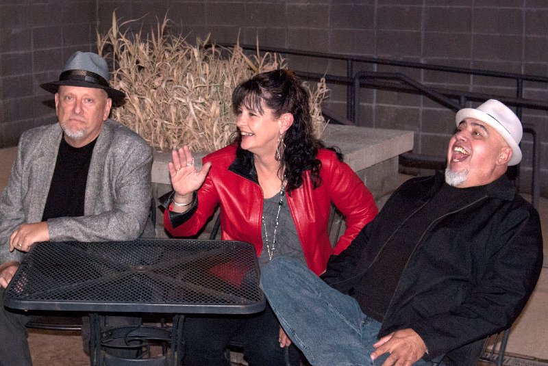 DSC_0329.jpg - I convinced (l. to r.) Joel Davidson, Marta Barron, & Ric Barron to pose for a brief photo session.... 