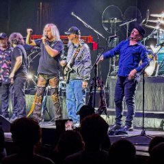 (l. to r.) Scott Bernard (filling in for Rich Williams on guitar), Tom Brislin (keys, vocals), Dave Hope (OG bass player), Dan McGowan (bass, lead vocals), Ronnie Platt (lead vocals, keys), Kerry Livgren (The Maestro), Joe Deninzon (violin, guitar, vocals), Zak Rizvi (guitar, vocals), Eric Holmquist (drums)