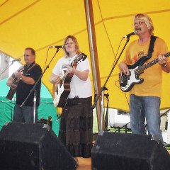 Piper Leigh Band performing on Sunday morning.